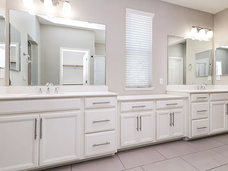 9733 Tribeca Dr — Photo 17