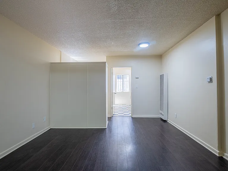 220 S Commonwealth Ave #103 — Photo 7