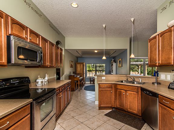 4th image of 136 Caretta Cir