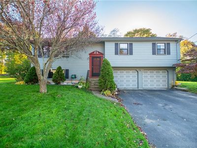 28 Bourbon St, Portsmouth, RI, 02871