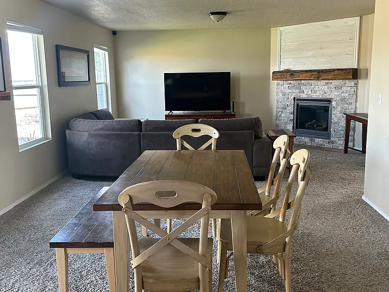 218 E Rose Lake Dr — Photo 7