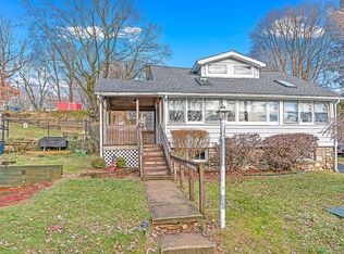 9 Lakeview Ter, Stanhope, NJ 07874
