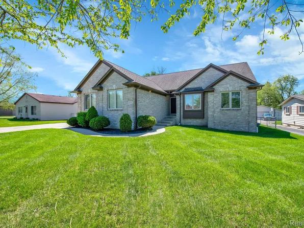 8356 Wiloray Ave, Shelby Township, MI 48317
