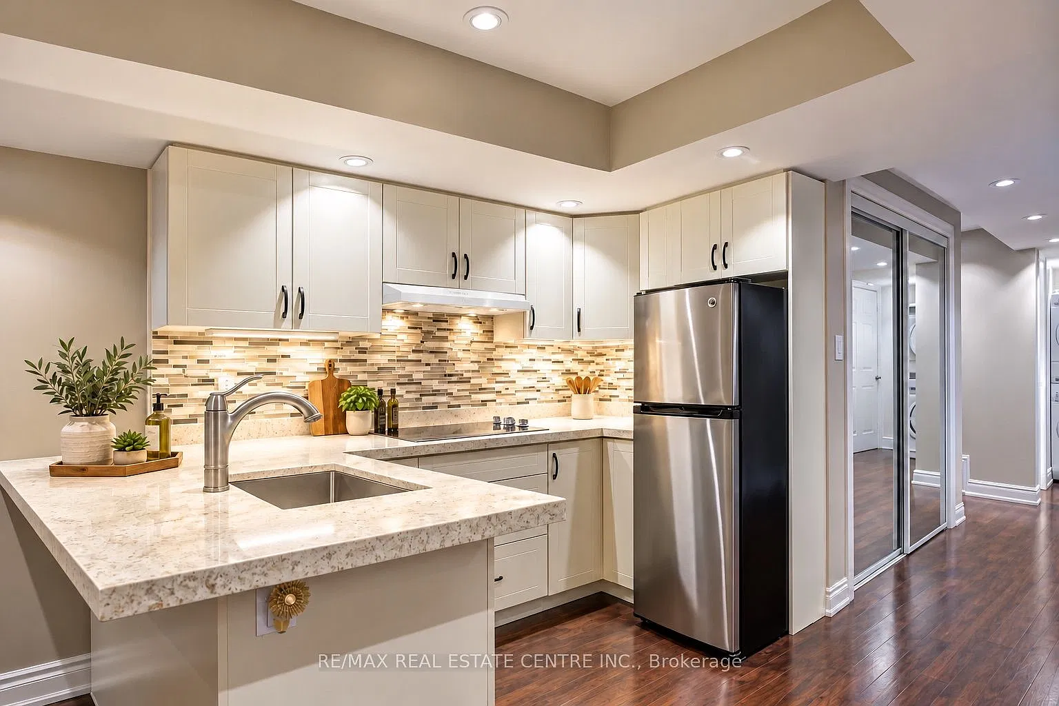 2 bed, $2,000 — Photo 2