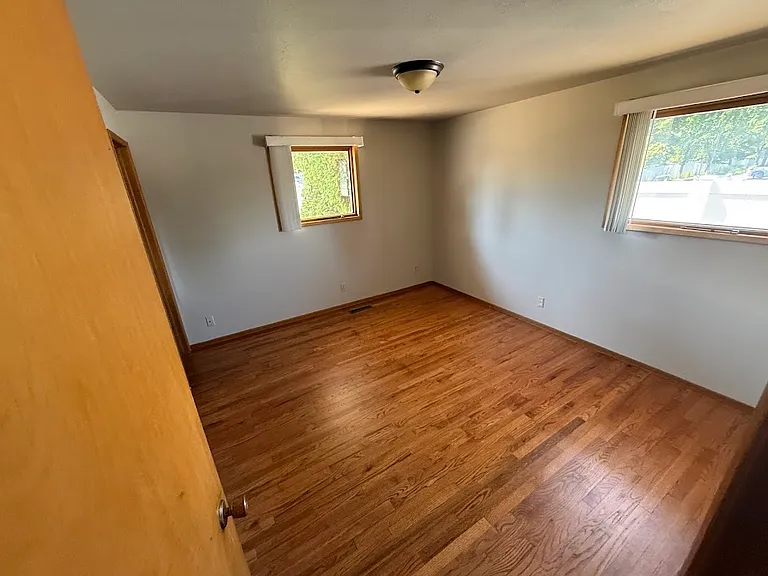 12802 E Mission Ave — Photo 10