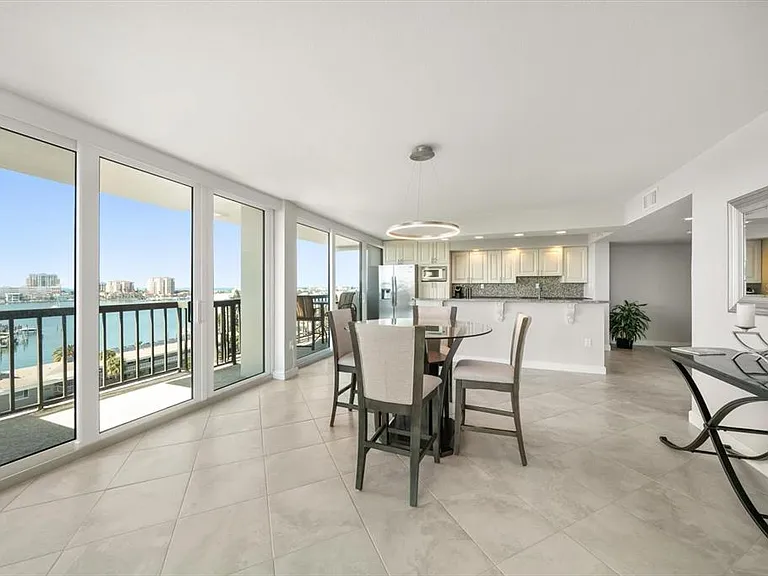 400 Island Way #901 — Photo 10