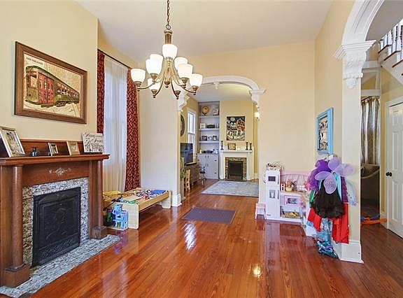 3rd image of 1215 Fern St