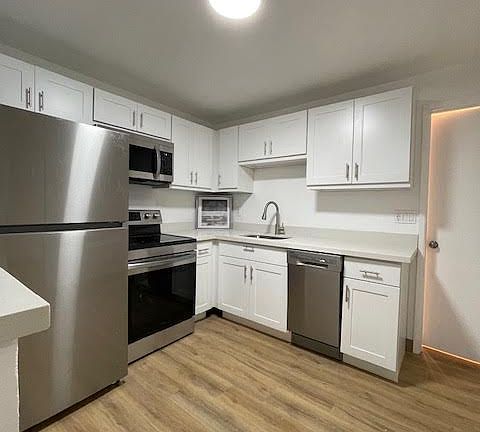 2nd image of 545 Bellevue Way SE APT 16
