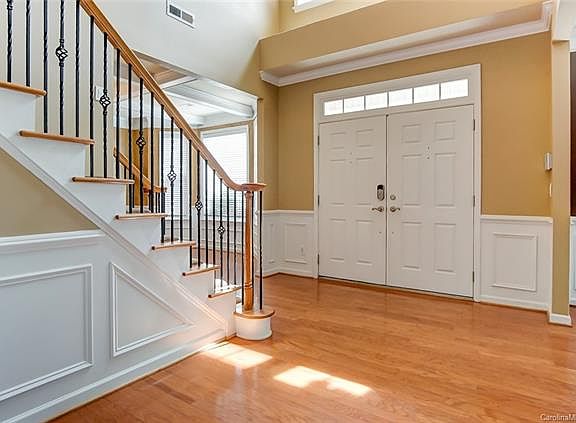 4th image of 2539 N Legacy Park Blvd