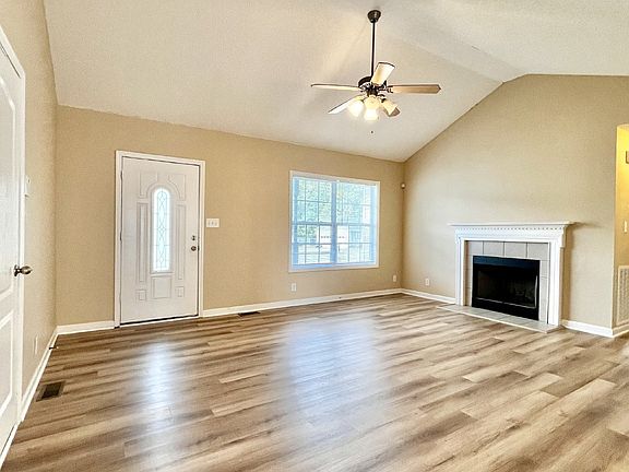 5th image of 397 Paris Dr