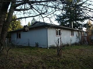 1st image of 848 Fenske Dr NE