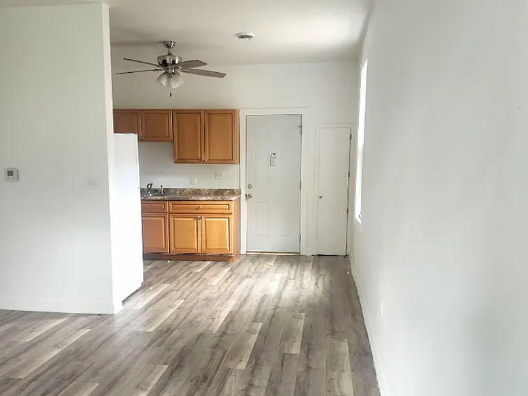 2521 S 8th St — Photo 17