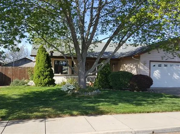 2130 N Star Dr, Grants Pass, OR 97527