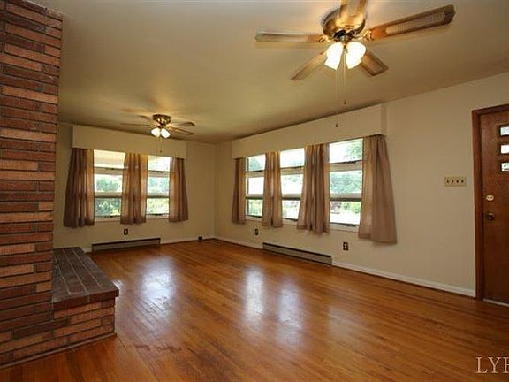 3rd image of 904 Tolleys Ln