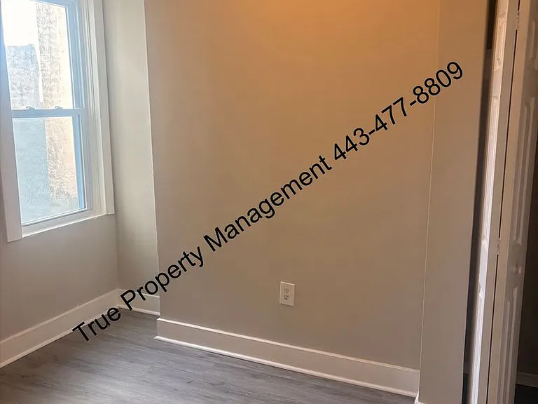 1722 N Monroe St — Photo 8