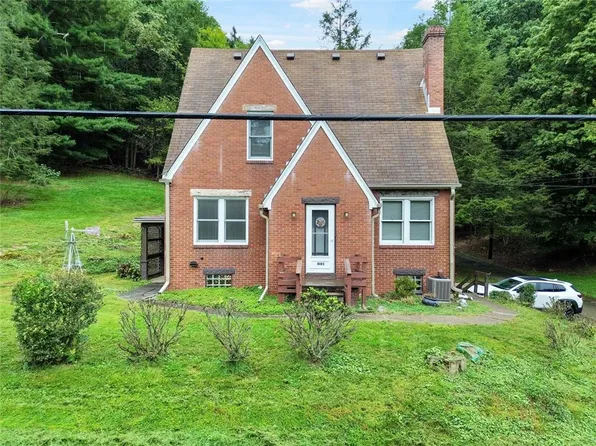 1085 Phillips St, Baden, PA 15005