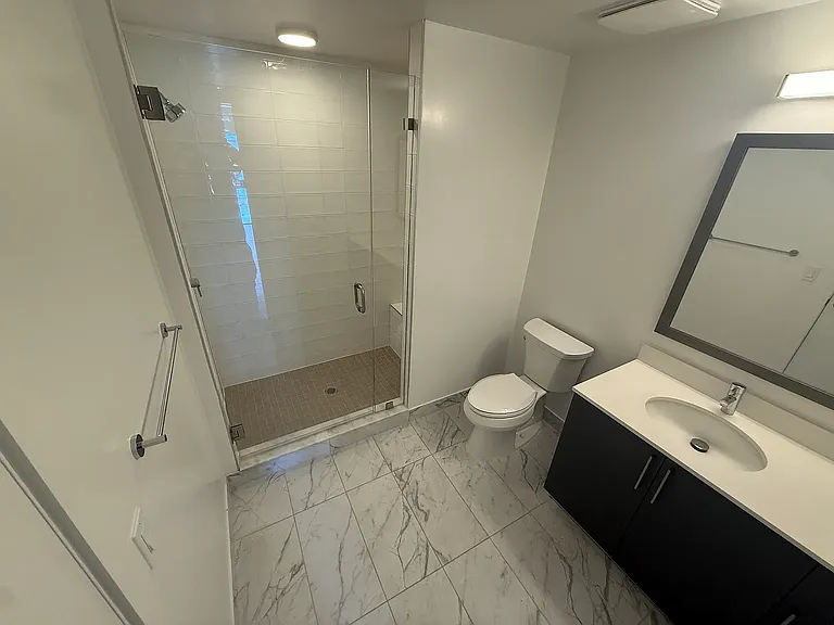 2505 NE 193rd St #1110 — Photo 2