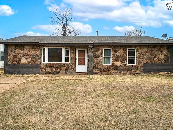 110 Devonshire Dr, Wichita Falls, TX 76302