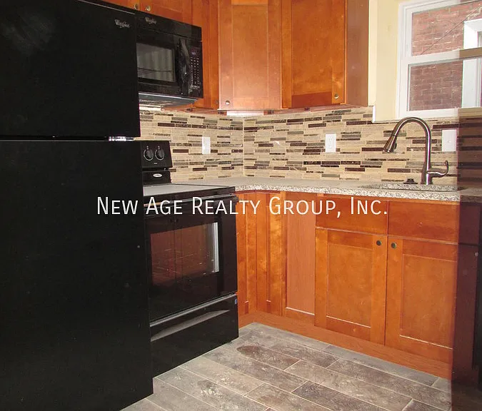 4011 Green St #2 — Photo 1