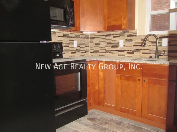 4011 Green St APT 2, Philadelphia, PA 19104