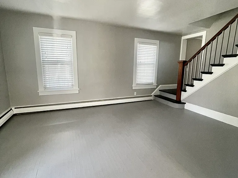 6 Washington Ave — Photo 5