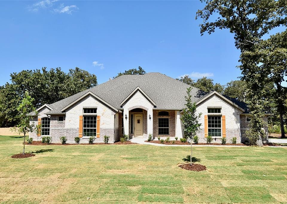 1st image of 115 Dogwood Dr