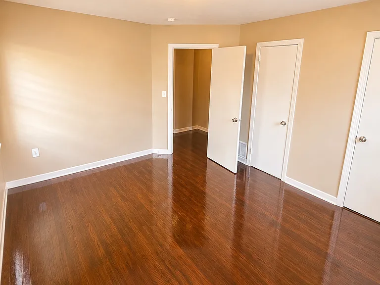 734 Montclair Pl — Photo 8
