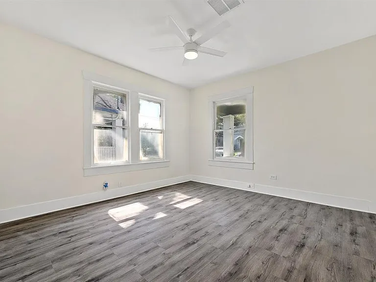610 W 35th St #B — Photo 11