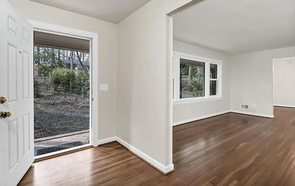 4 bed, 2782 sqft, $2,800 — Photo 2