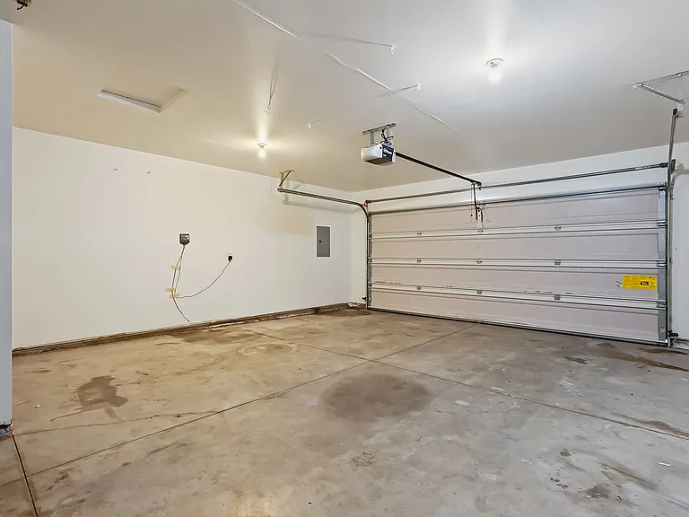 979 Peregrine Dr — Photo 14