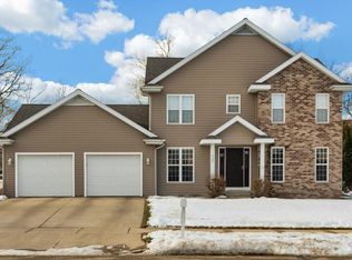 345 Prairie Grass Rd, Oregon, WI 53575