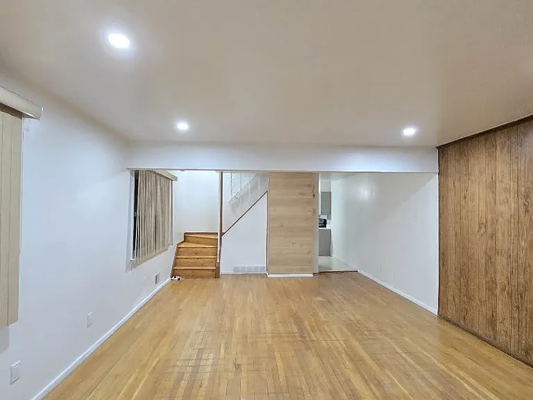 322 Sanilac St — Photo 10