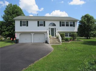 7 Sycamore Dr, Montgomery, NY 12549