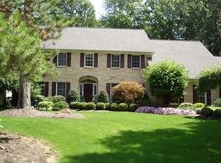 2933 Mapleview Ln, Avon, OH 44011