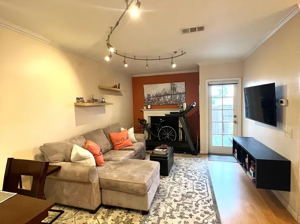 260 Victoria St, Costa Mesa, CA 92627