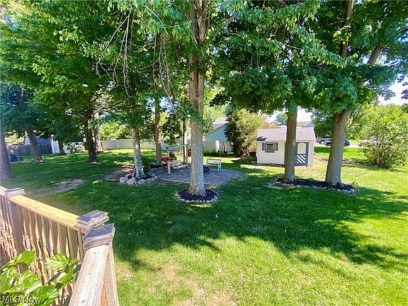 3rd image of 869 Moss Canyon Dr