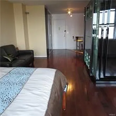 Sold by YCL Real Estate Consulting Group LLC | media 12