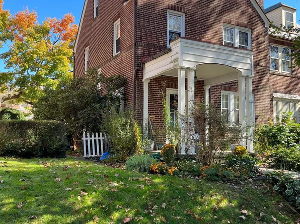 215 S 7th Ave, West Reading, PA 19611