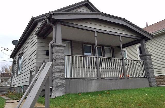 1st image of 2751 S Kinnickinnic Ave