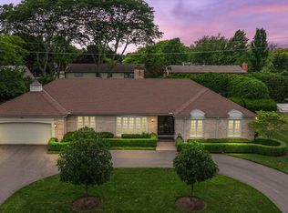 951 Ballantyne Rd, Grosse Pointe Shores, MI 48236