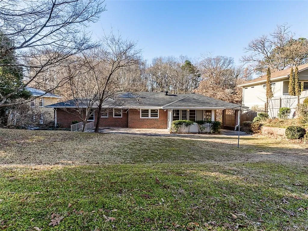 3 bed, 2.0 bath, 1676 sqft, $3,800 — Photo 4
