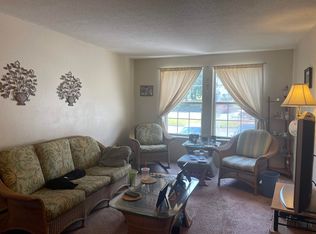 20 Wolf Rd #B18, Lebanon, NH 03766