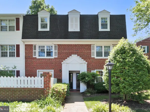 2826 S Wakefield St #A, Arlington, VA 22206