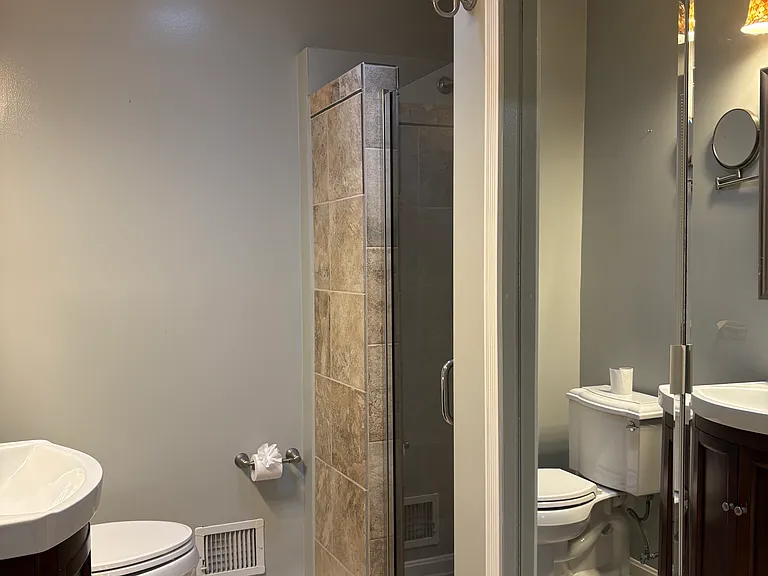 Hallway Full Bathroom