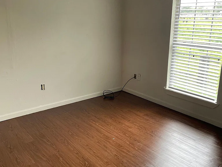 210 Rue Basin #B — Photo 4