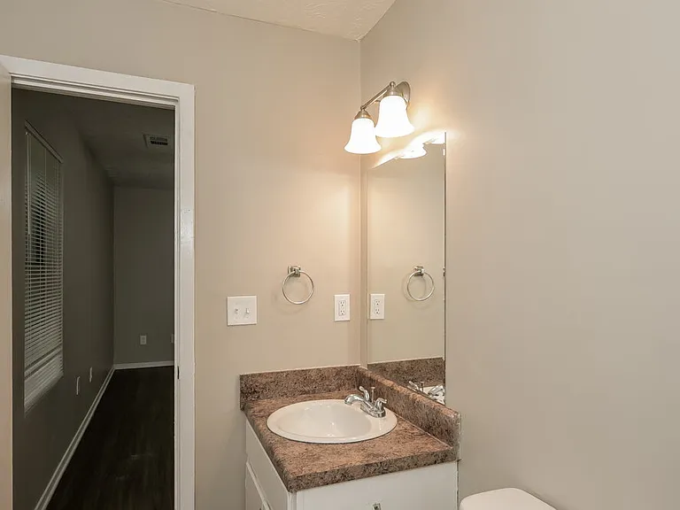 1338 Mill Lake Cir — Photo 13