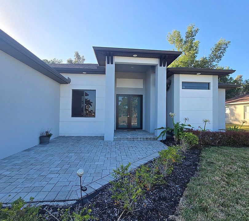 1st image of 2200 SW 32nd St