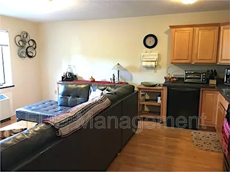 660 East Ave #302 — Photo 1