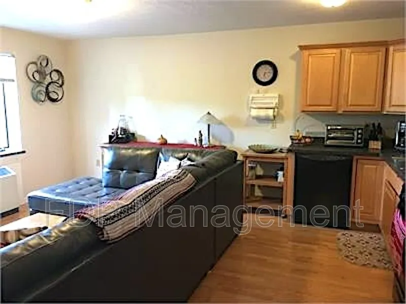 660 East Ave #302