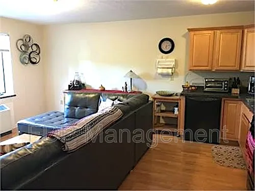 660 East Ave Photo 1